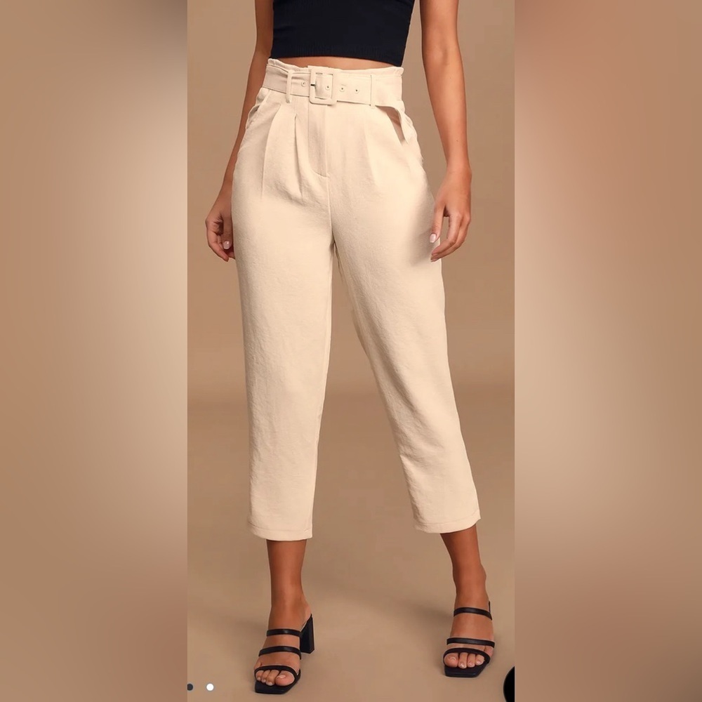 NWT ASTR The Label Larsen Cream High-Waisted Belted Tapered Pants, Size‎ XS